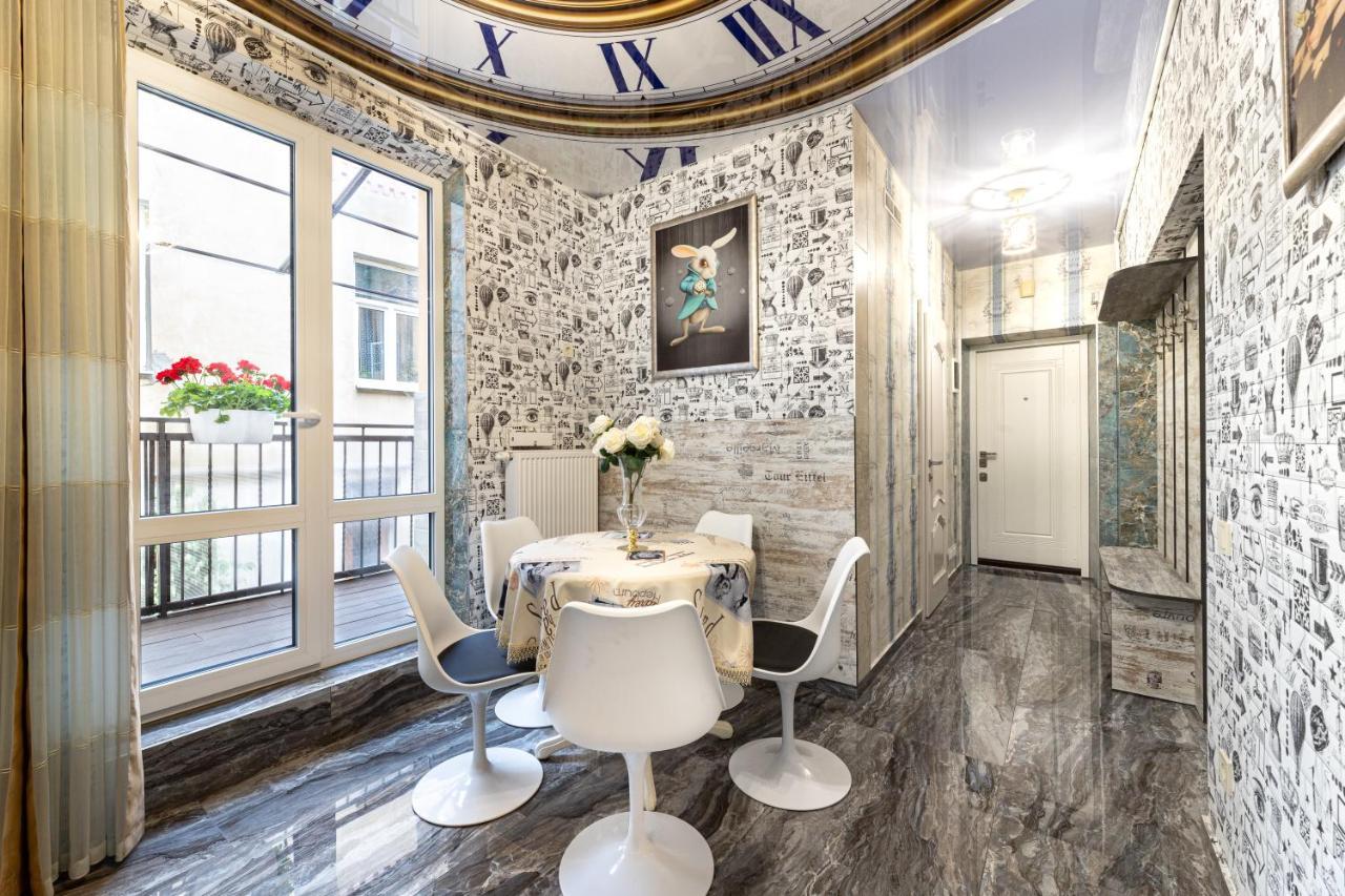 2 - Bedroom Apartments Galicia Lviv Bagian luar foto