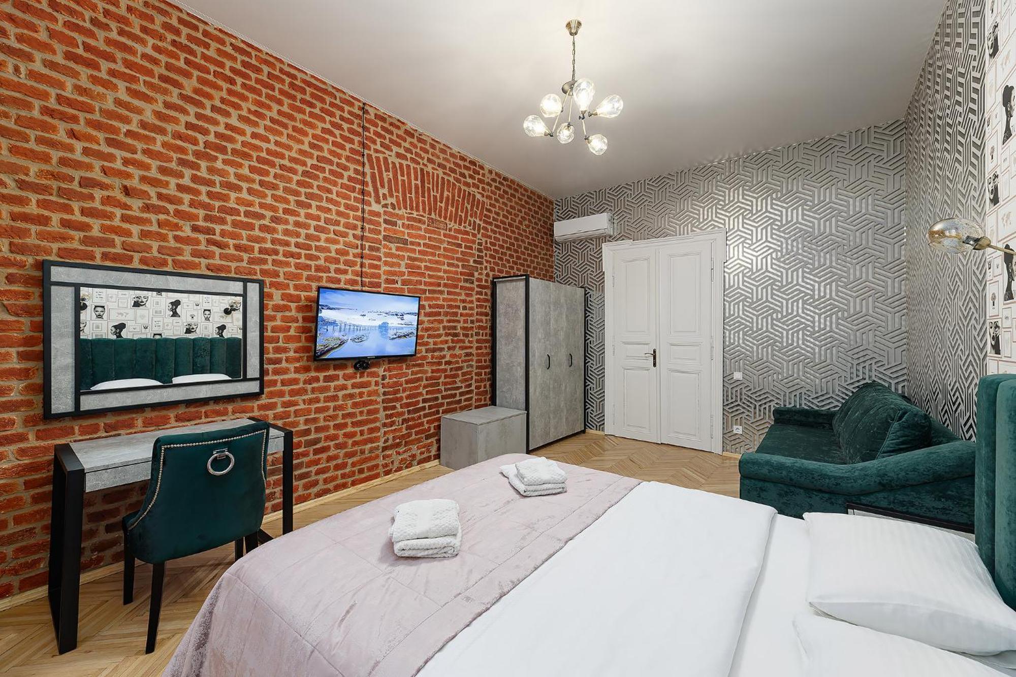 2 - Bedroom Apartments Galicia Lviv Bagian luar foto