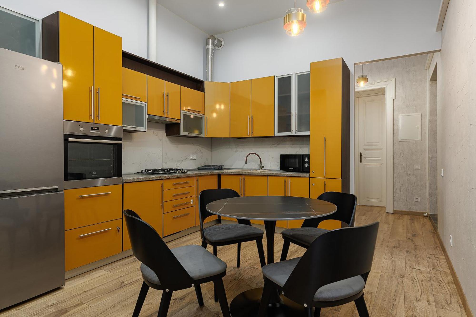 2 - Bedroom Apartments Galicia Lviv Bagian luar foto